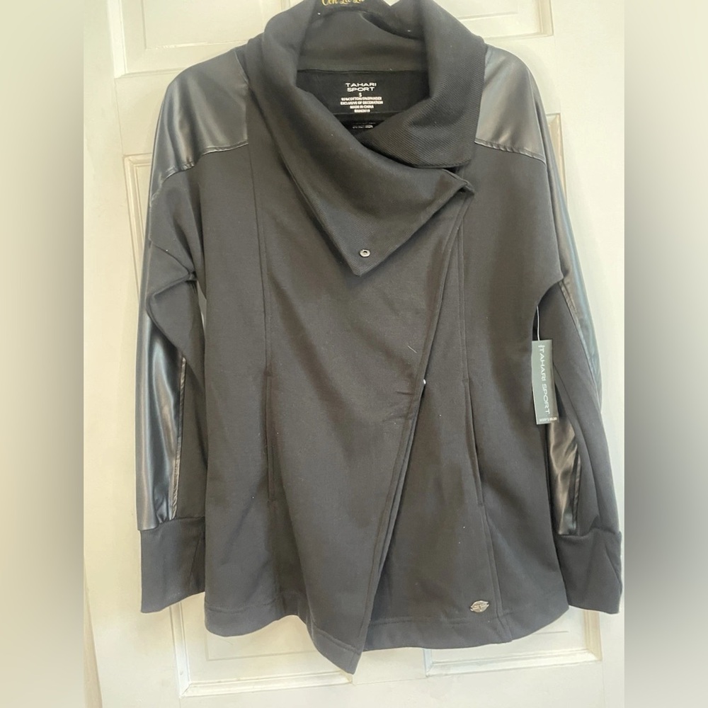 Stylish Casual NWT Black Tahari Sportswear Sweater Jacket Faux Leather Size S
